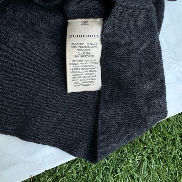 BURBERRY Crewnexk Dark grey  plaid detail on sleeves Size S Small Authentic - Picture 9 of 10